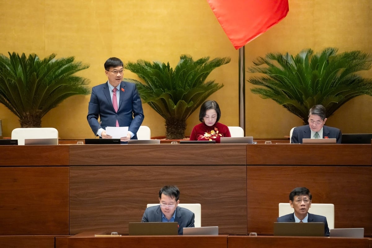 Phó Chủ tịch Quốc hội Vũ Hồng Thanh điều hành Phiên họp. Ảnh: Quochoi.vn.