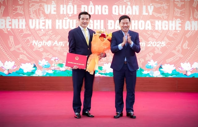 Bệnh viện Hữu nghị Đa khoa Nghệ An vinh danh Phó Giáo sư, Tiến sĩ, Bác sĩ Quế Anh Trâm- Ảnh 1.