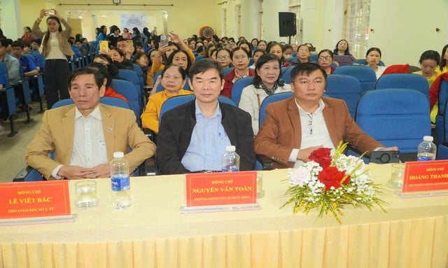 Huế: Phát động hưởng ứng Tháng hành động Quốc gia về Dân số và Ngày Dân số Việt Nam 26/12- Ảnh 1.