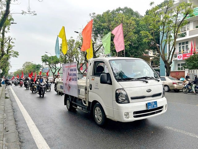 Huế: Phát động hưởng ứng Tháng hành động Quốc gia về Dân số và Ngày Dân số Việt Nam 26/12- Ảnh 3.