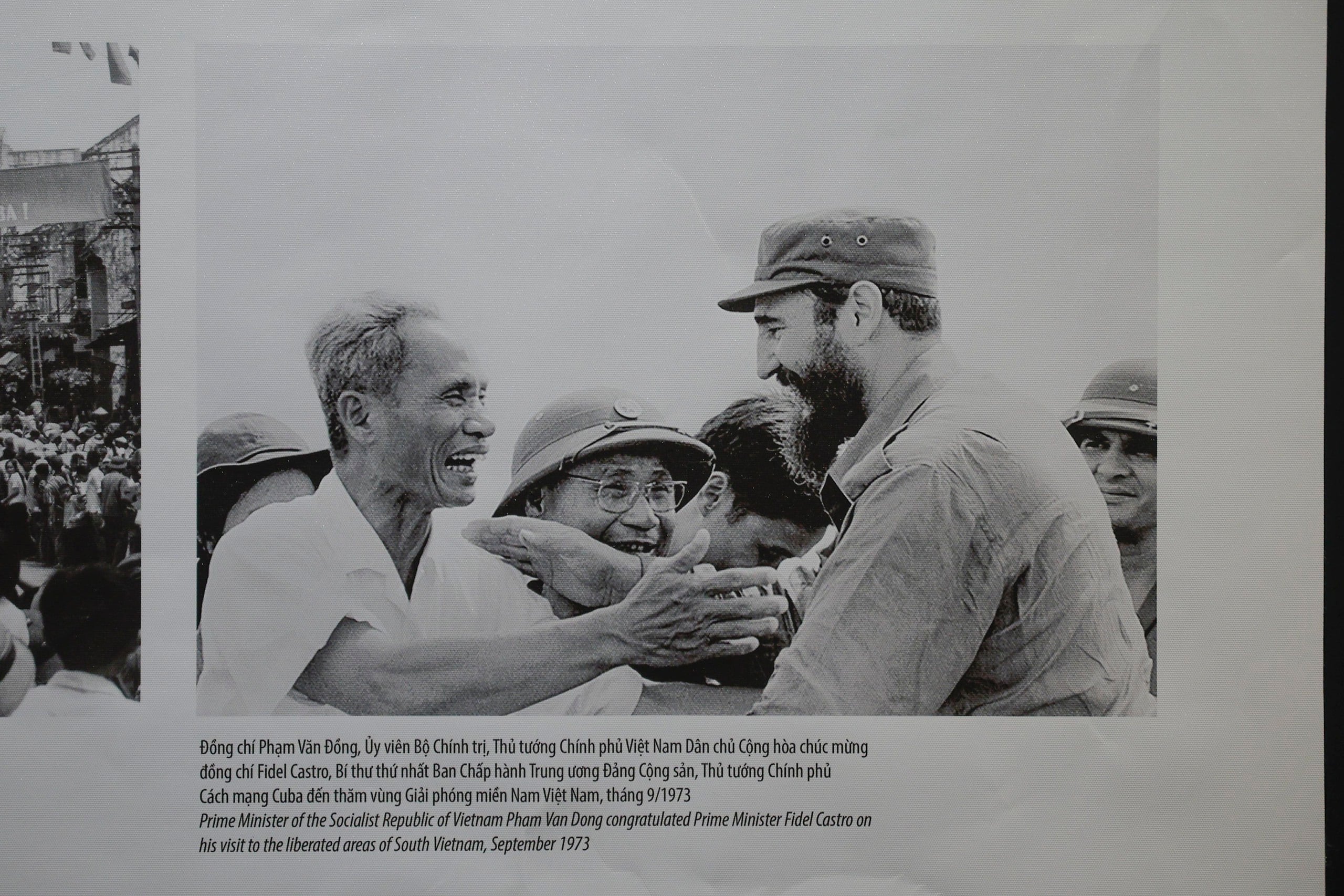 Triển lãm bức họa qúy về Chủ tịch Fidel Castro và tình hữu nghị Việt - Cuba - Ảnh 5.