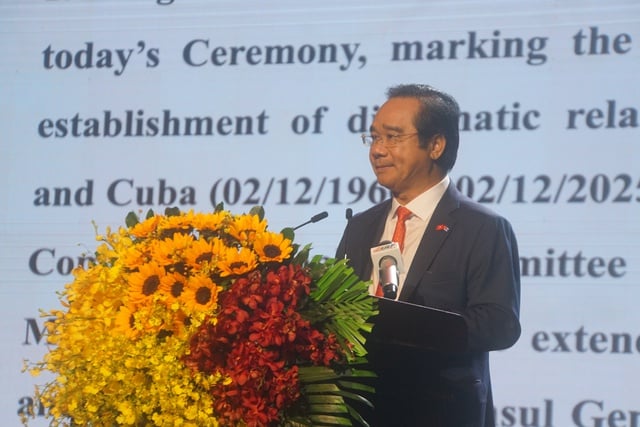 - Foto 2. - Ảnh 2.