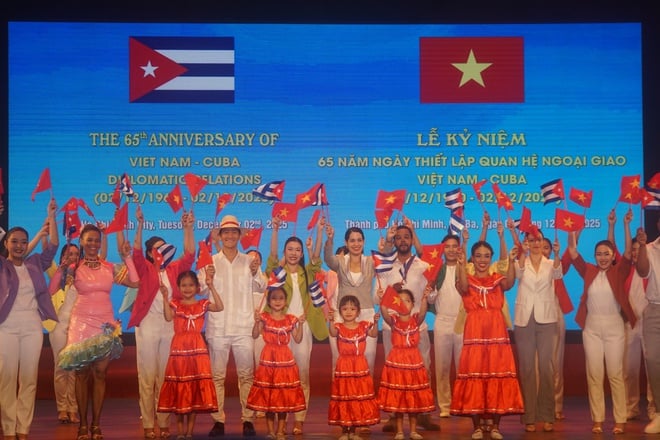 - Foto 4. - Ảnh 4.