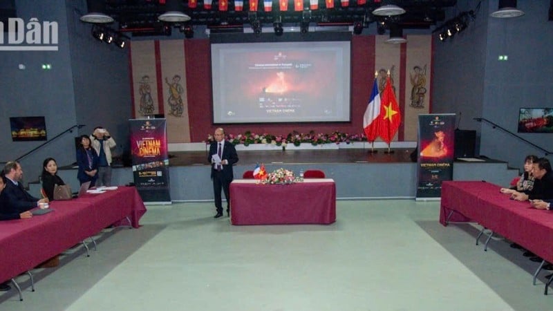 สัมมนาครั้งนี้มีวัตถุประสงค์เพื่อส่งเสริมการแลกเปลี่ยนทางวัฒนธรรม เสริมสร้างความร่วมมือระหว่างเวียดนามและฝรั่งเศส และยืนยันศักยภาพการพัฒนาที่แข็งแกร่งของภาพยนตร์เวียดนามในยุคใหม่