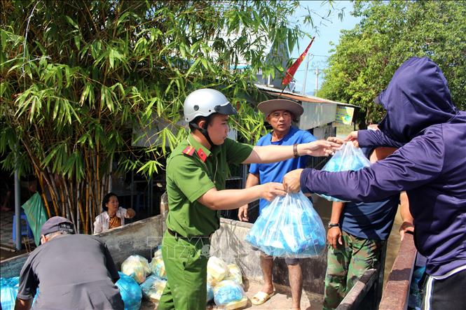 ຄຳບັນຍາຍຮູບ