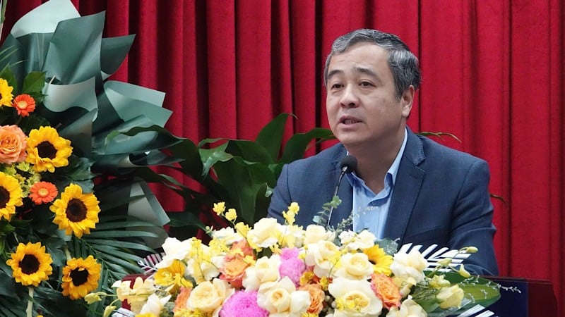 ສະຫາຍ ໂງ​ດົງ​ຫາຍ, ຮອງ​ຫົວໜ້າ​ຄະນະ​ໂຄສະນາ​ອົບຮົມ​ສູນ​ກາງ ​ໄດ້​ກ່າວ​ຄຳ​ປາ​ໄສ​ທີ່​ກອງ​ປະຊຸມ​ສຳ​ມະ​ນາ.