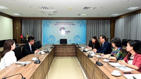 Сприяти туристичному обміну