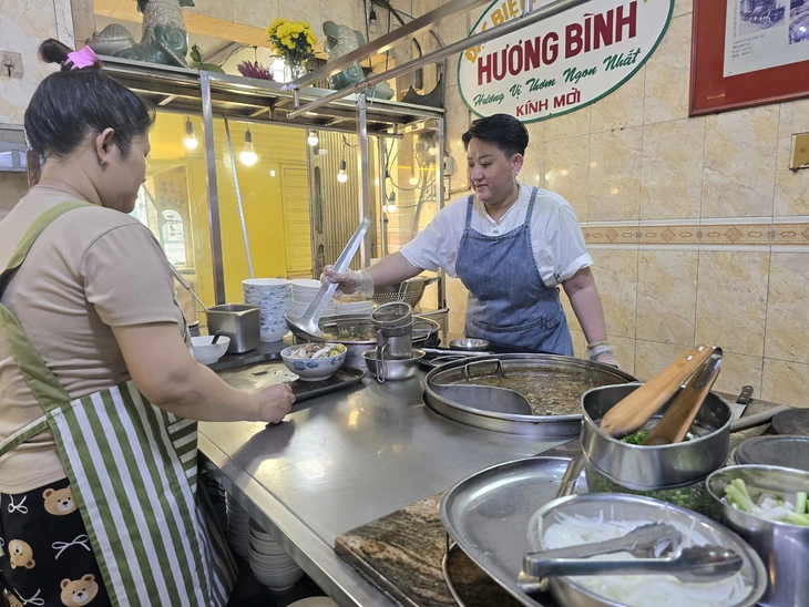 Phở Hương Bình - Ảnh 2.