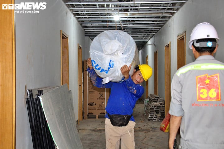 Arbetsmiljön i flygtrafiktornet i början av december var angelägen. (Foto: Luong Y)