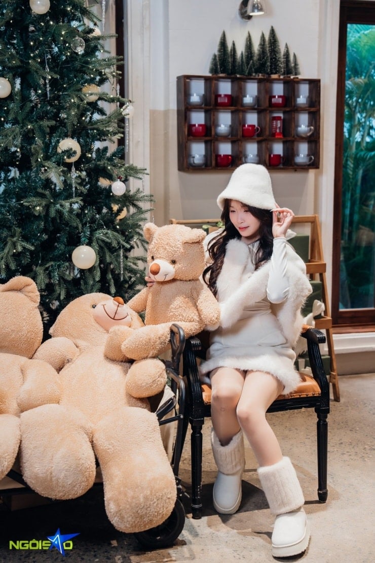 Filas para tirar 'fotos virtuais' em um café que simula uma vila japonesa de neve - 9