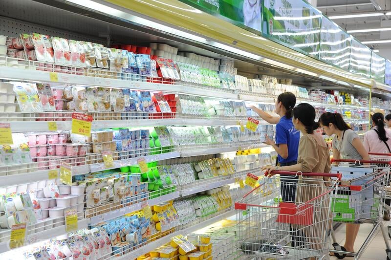 O fortalecimento da proteção ao consumidor tornou-se uma prioridade do Comitê do Partido do Ministério da Indústria e Comércio, contribuindo para a melhoria da qualidade do mercado e da confiança social. Foto: Can Dung