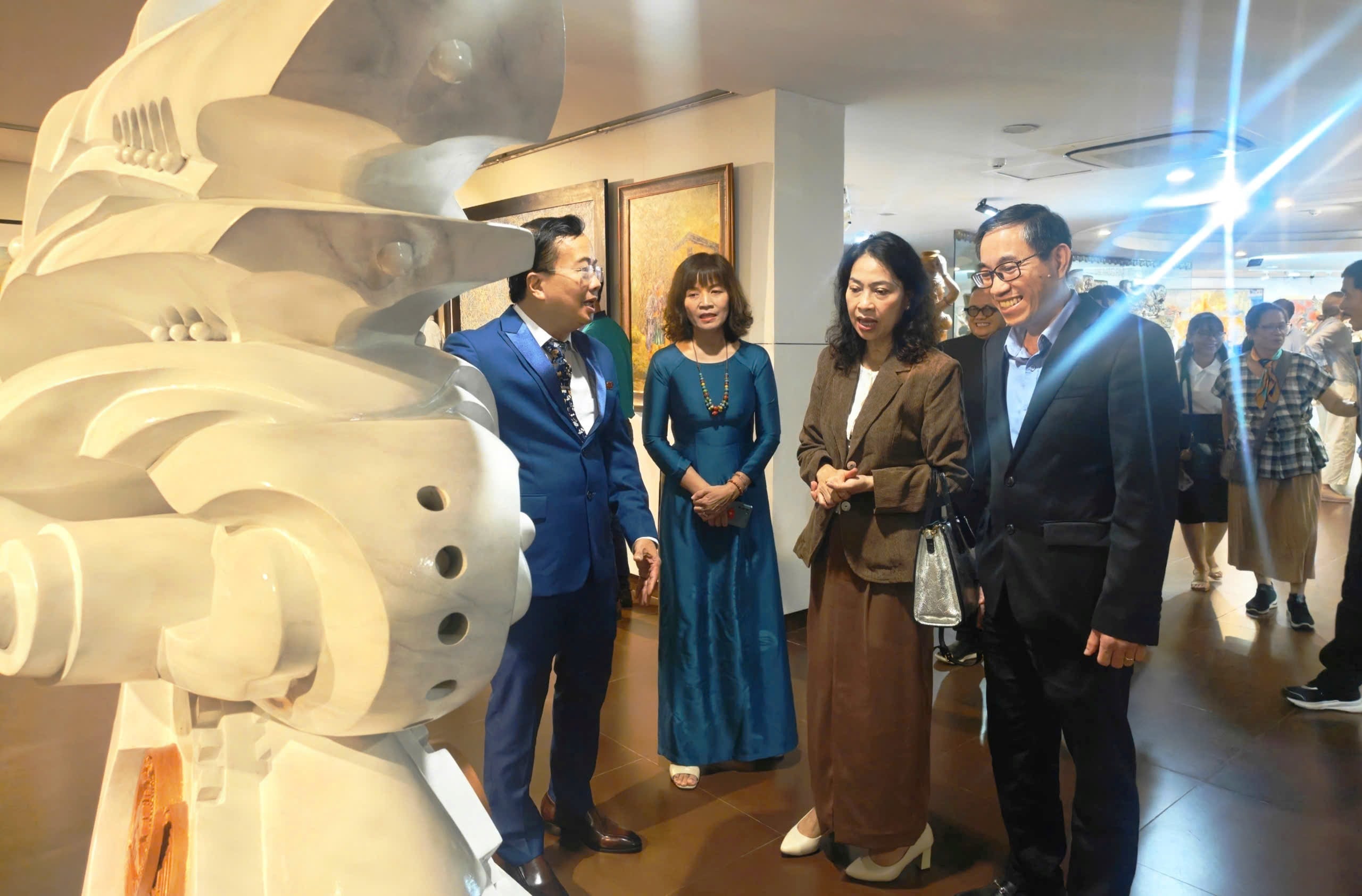 Chiêm ngưỡng loạt tác phẩm đoạt giải thưởng Mỹ thuật Đà Nẵng năm 2025- Ảnh 2.