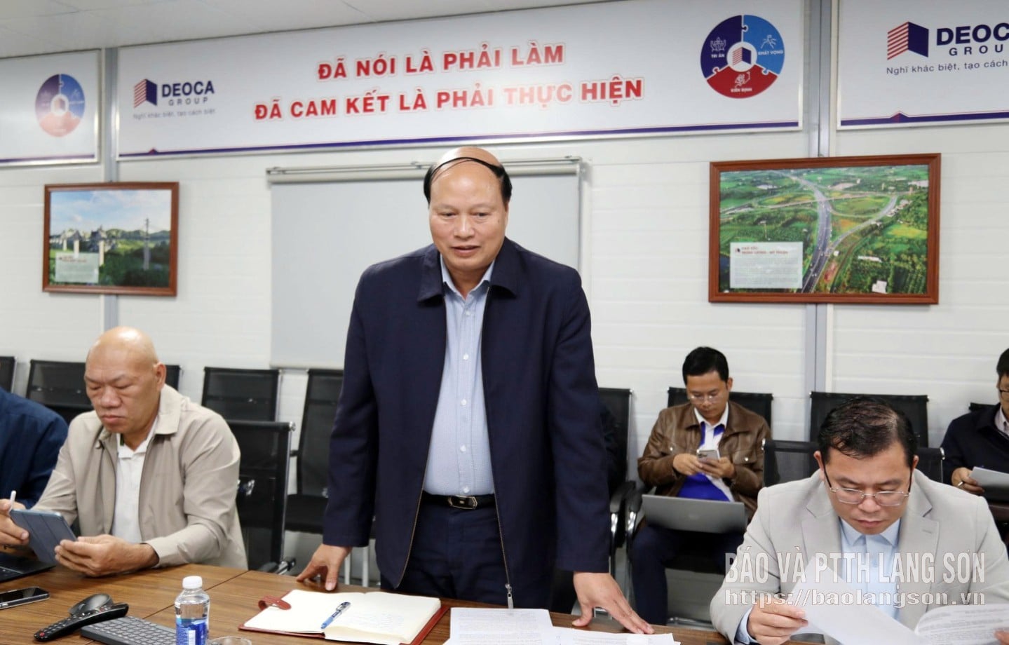 Le camarade Hoang Van Thach, vice-président du Comité populaire provincial de Cao Bang, a prononcé un discours de clôture lors de l'inspection.