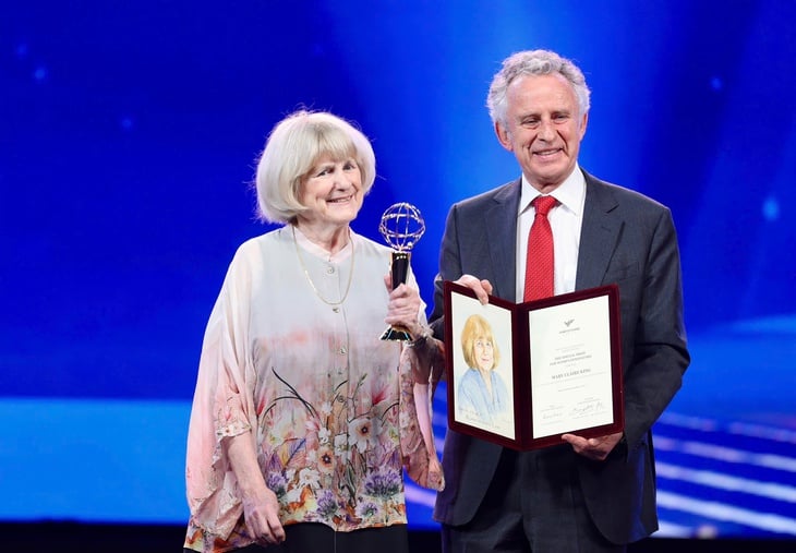 VinFuture Prize 2025 Award Ceremony: Two special prizes for two female scientists - Photo 2. VinFuture - Ảnh 3.