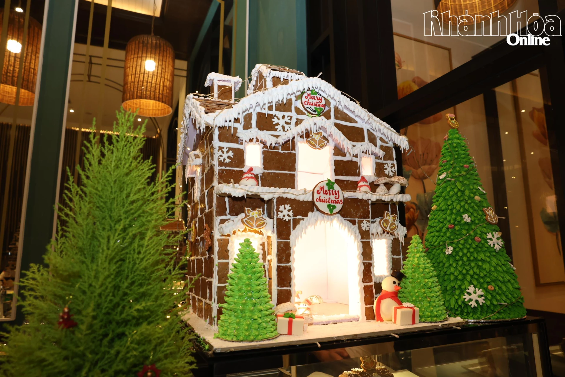 ផ្ទះនំបុ័ងខ្ញីតូចគួរឱ្យស្រឡាញ់