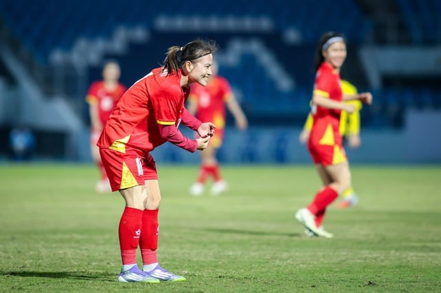 Thái Thị Thảo ăn mừng đặc biệt, tặng cú hat-trick cho đồng đội cũ vừa sinh con- Ảnh 1.