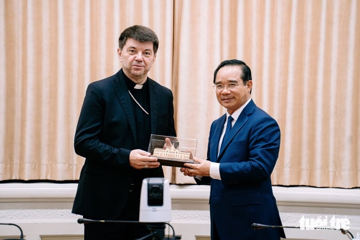 TP.HCM khẳng định đồng hành cùng cộng đồng Công giáo, làm sâu sắc hơn quan hệ Việt Nam - Vatican - Ảnh 4.