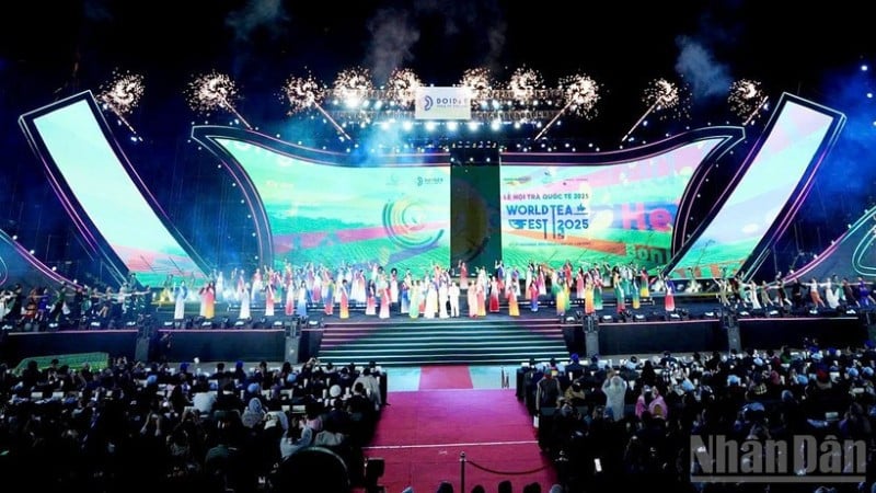 Ceremonia de deschidere a Festivalului Mondial al Ceaiului 2025 de la Lam Dong.