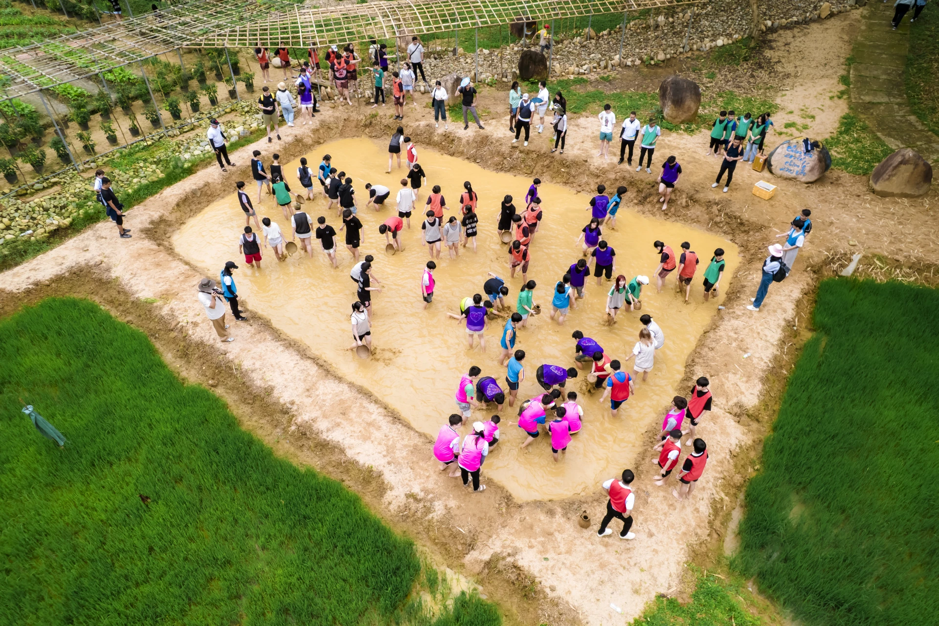 Studenter får uppleva fiske i Yang Bay