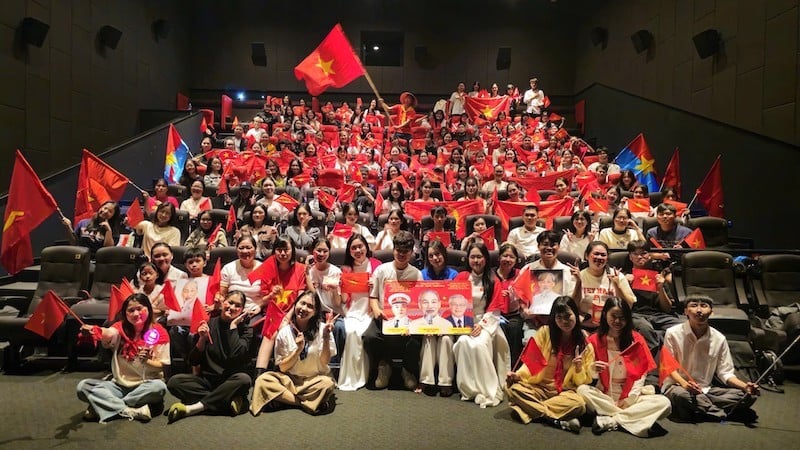 Ungdomar är exalterade över att se filmen 