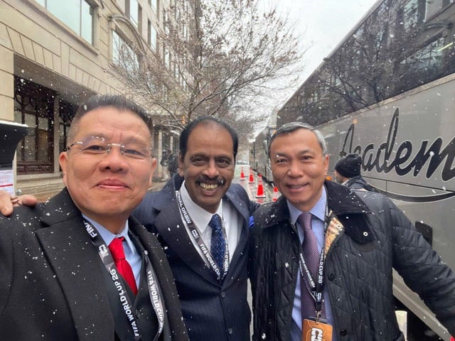 ក្តៅៗ៖ ក្រុមបាល់ទាត់ពិភពលោក 2026 ដ៏រំភើបចំនួន 8 ក្រុម លោកប្រធានាធិបតី Trump ទទួលបានពានរង្វាន់ចម្លែកពី FIFA - រូបថតទី 5 ។ Nóng: 8 bảng đấu World Cup 2026 cực gay cấn, Tổng thống Trump nhận giải thưởng lạ từ FIFA- Ảnh 5.