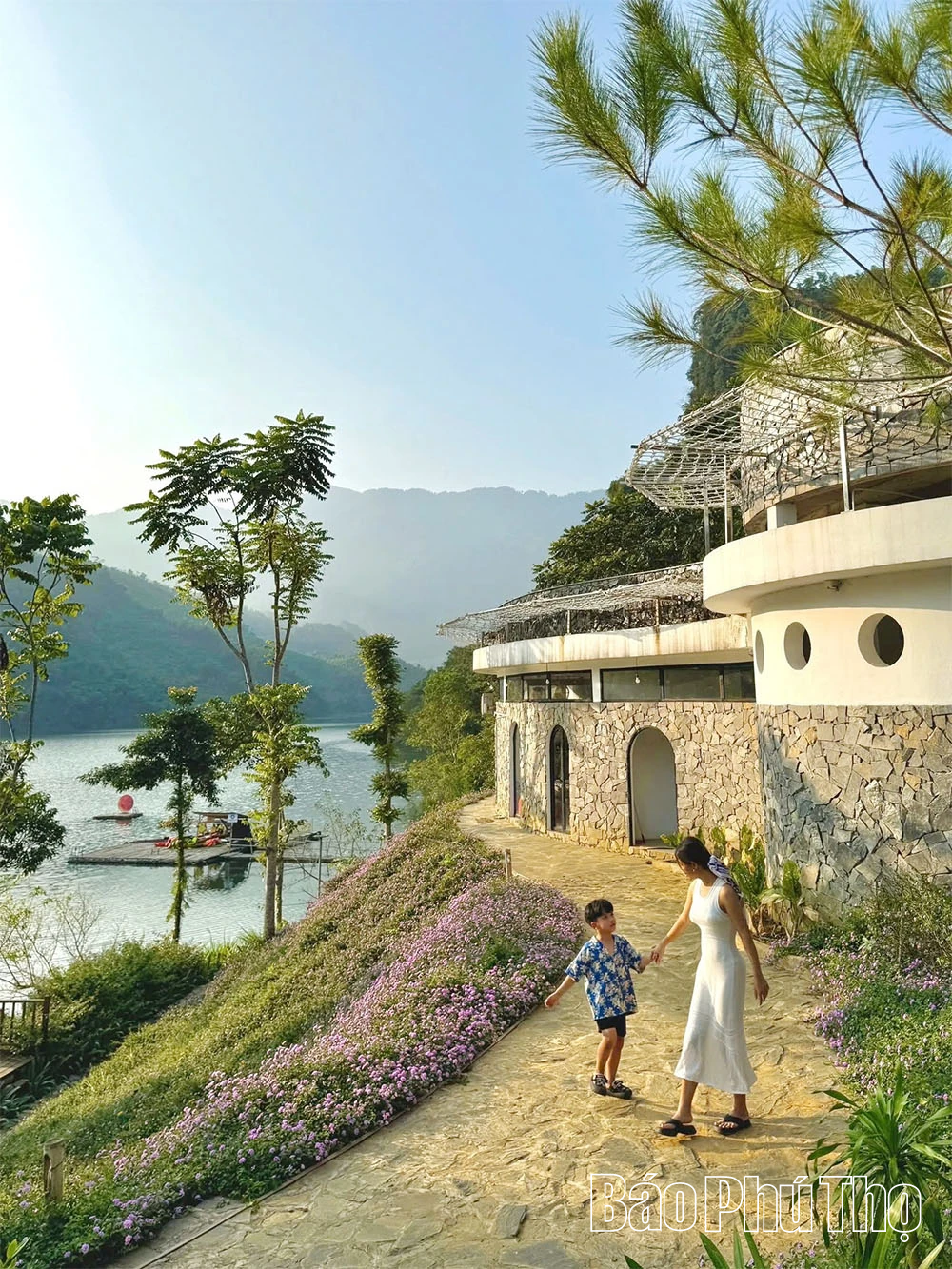 ທຽນ​ຟອງ - ເຂດ​ທະ​ເລ​ສາບ​ແມ່​ນ້ຳ​ດາ​ຕື່ນ​ຕົວ