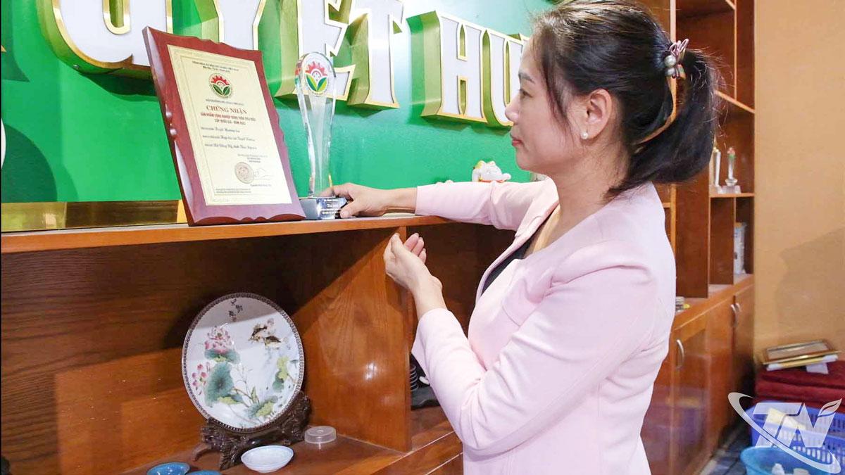 HTX Tuyết Hương vinh dự có Tuyết Hương trà được công nhận là sản phẩm công nghiệp nông thôn tiêu biểu cấp quốc gia năm 2025.