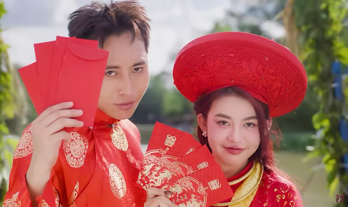 Zpěvák skupiny Can Tho zanechal dojem svým hudebním stylem prodchnutým esencí západního regionu.