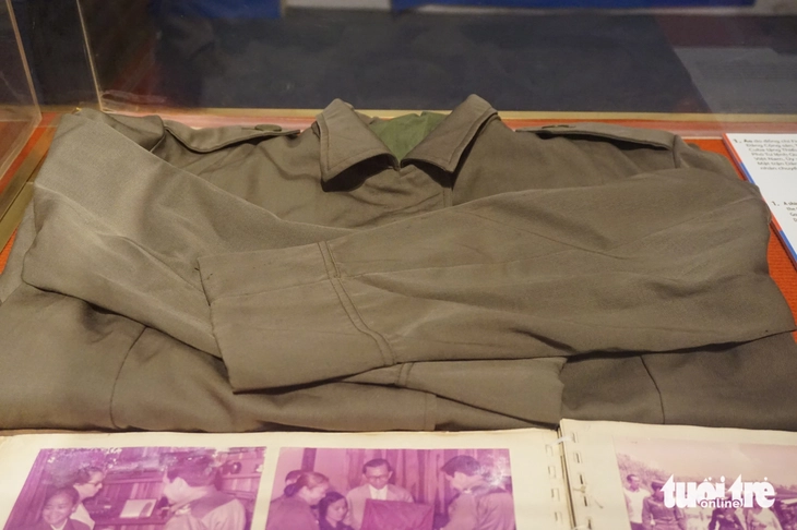 ទស្សនាគំនូររបស់លោកប្រធានាធិបតី Fidel Castro ដែលត្រូវបានអភិរក្សជាងកន្លះសតវត្សនៅប្រទេសវៀតណាម - រូបថត ៨. Xem bức tranh Chủ tịch Fidel Castro được gìn giữ hơn nửa thế kỷ ở Việt Nam - Ảnh 6.