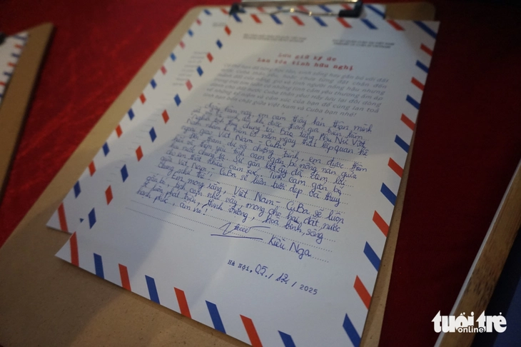 ទស្សនារូបគំនូររបស់ប្រធានាធិបតី Fidel Castro ដែលត្រូវបានអភិរក្សជាងកន្លះសតវត្សនៅប្រទេសវៀតណាម - រូបថត ៩. Fidel Castro - Ảnh 9.