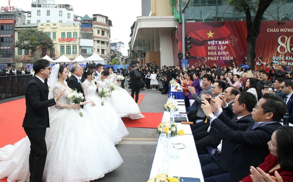 Kousky štěstí se sbíhají v srdci Hanoje - foto 2