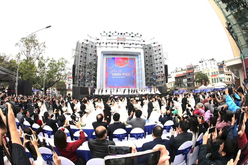 Kousky štěstí se sbíhají v srdci Hanoje - foto 7