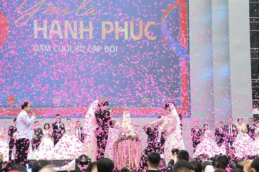 Kousky štěstí se sbíhají v srdci Hanoje - foto 8