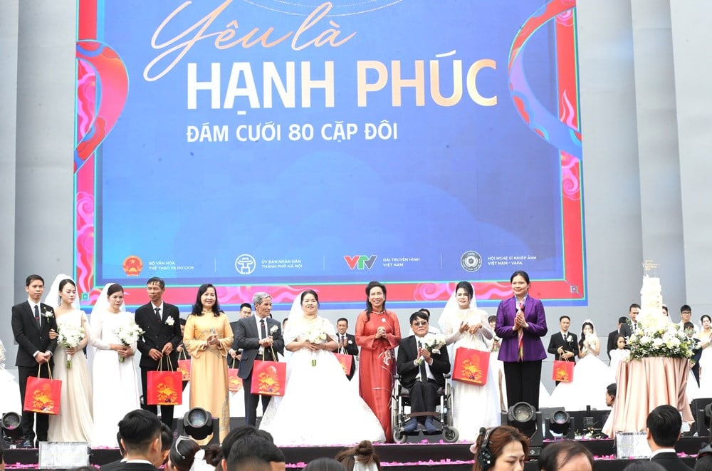 Kousky štěstí se sbíhají v srdci Hanoje - foto 11