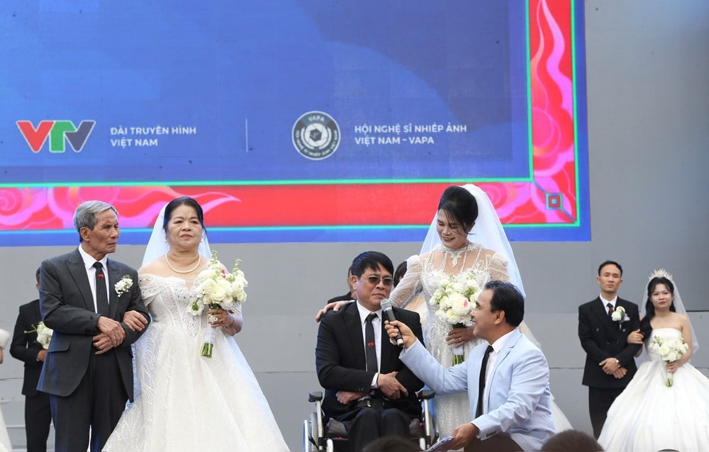 Kousky štěstí se sbíhají v srdci Hanoje - foto 12