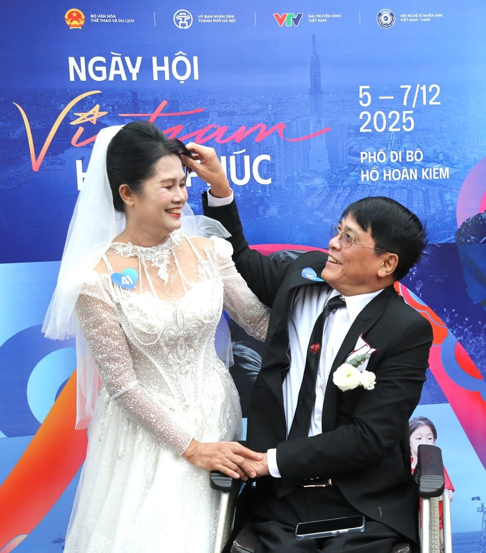 Kousky štěstí se sbíhají v srdci Hanoje - foto 13