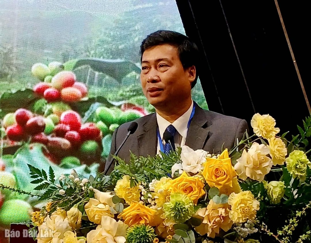 Úvodní projev na workshopu přednesl pan Tran Hong Tien, člen provinčního výboru strany a ředitel odboru kultury, sportu a cestovního ruchu.