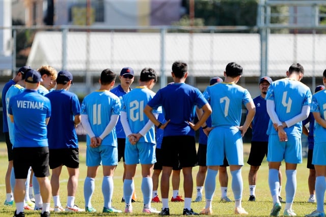 លោក Minh Phuc បានអះអាងថា U.23 វៀតណាមនឹងកែសម្រួលគោលបំណងរបស់ខ្លួន ដើម្បីយកឈ្នះ U.23 ម៉ាឡេស៊ី - រូបថត ២. Minh Phúc khẳng định U.23 Việt Nam sẽ chỉnh thước ngắm để đánh bại U.23 Malaysia- Ảnh 2.