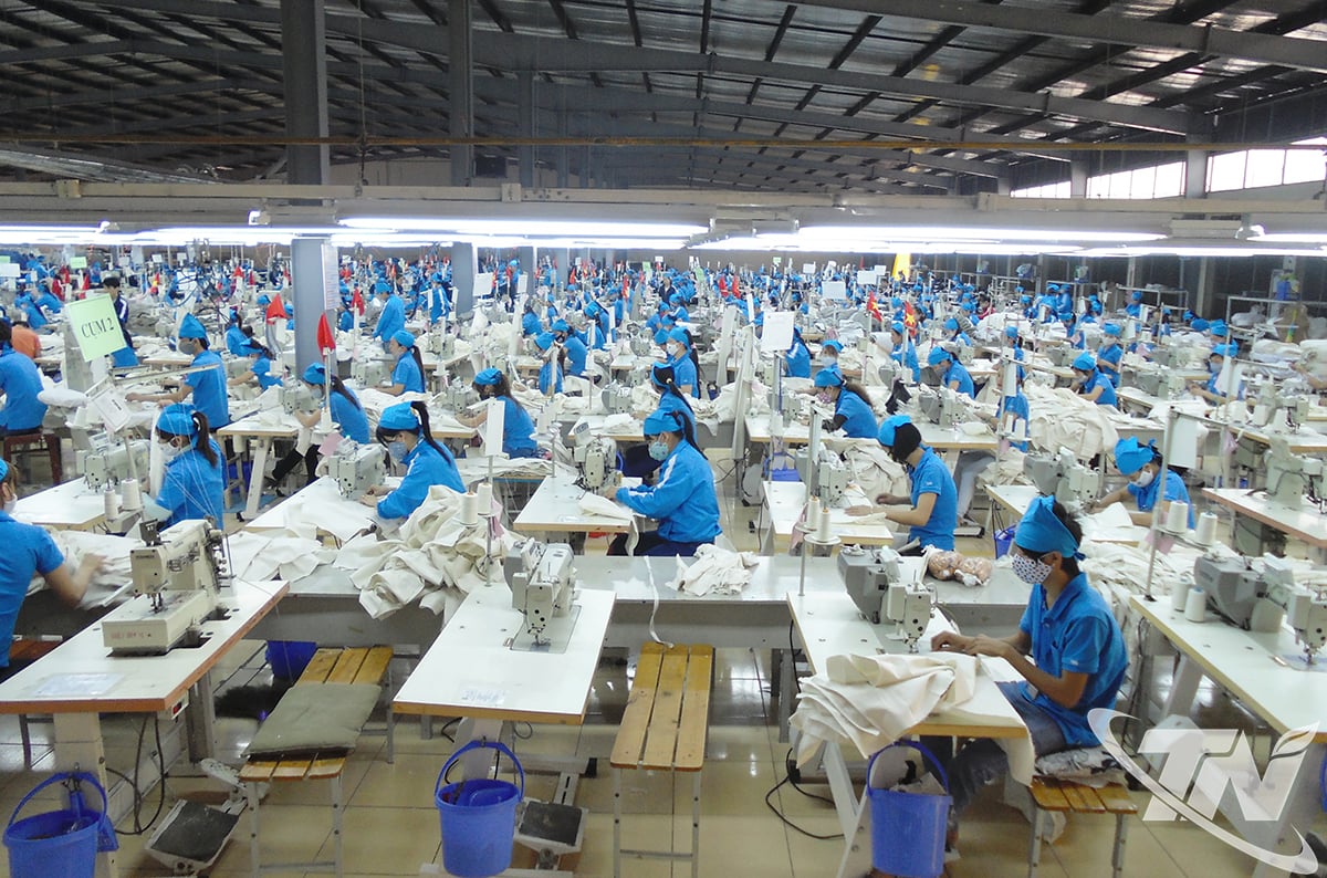 O setor de serviços não estatais continua sendo um ponto positivo, atingindo 109,4% da estimativa, um aumento de 26% em relação ao mesmo período.