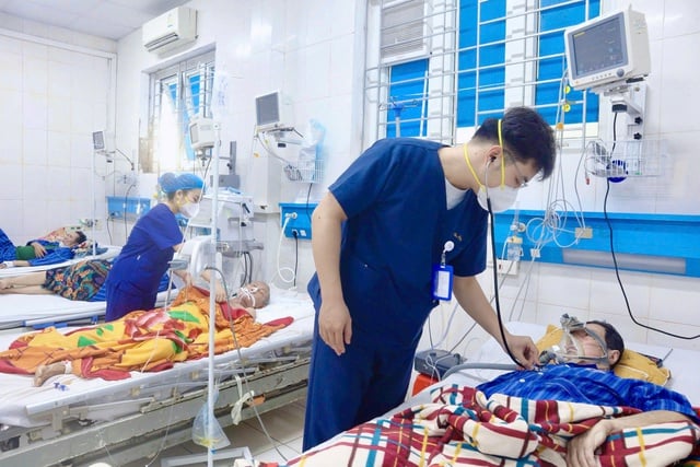 Rechtzeitige Rettung von Patienten mit akutem Lungenödem und Pleuraerguss aufgrund von Komplikationen durch Herzinsuffizienz - Foto 1. Kịp thời cứu sống bệnh nhân phù phổi cấp, tràn dịch màng phổi do biến chứng suy tim- Ảnh 1.