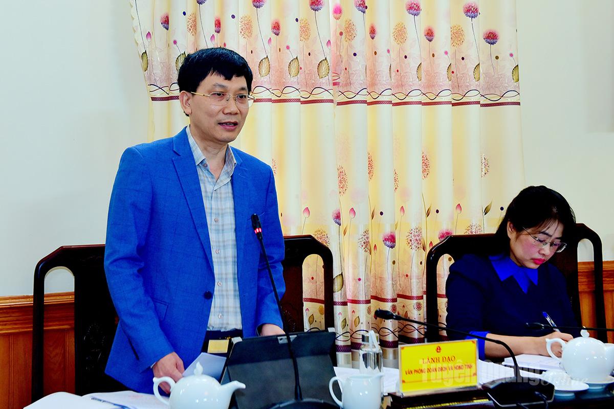 החבר נגוין שואן נו, ראש משרד משלחת האסיפה הלאומית ומועצת העם המחוזית, הציג דו