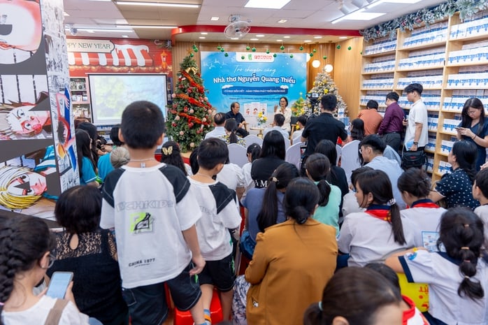 Chủ tịch Hội Nhà văn Việt Nam lý giải vì sao trẻ em ngày càng rời xa sách - Ảnh 2.