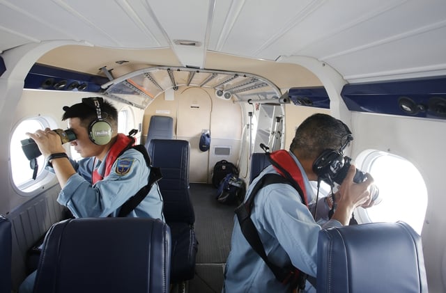 DHC-6 sjöflygplan patrullerar för att kontrollera och förhindra IUU-fiske i södra havet - Foto 3. Thủy phi cơ DHC-6 tuần tra kiểm soát chống khai thác IUU trên vùng biển phía nam- Ảnh 3.