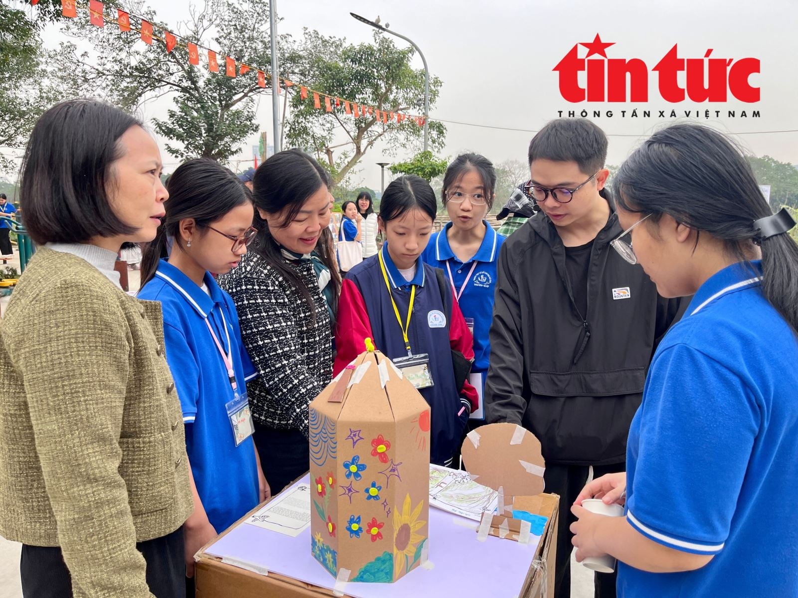 ຄຳບັນຍາຍຮູບ