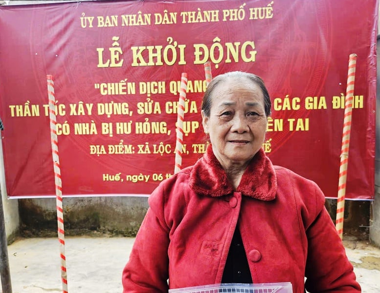 Hue stad börjar bygga och reparera hus för översvämningsoffer - Foto 3. TP. Huế khởi công xây dựng, sửa chữa nhà cho người dân vùng lũ- Ảnh 3.