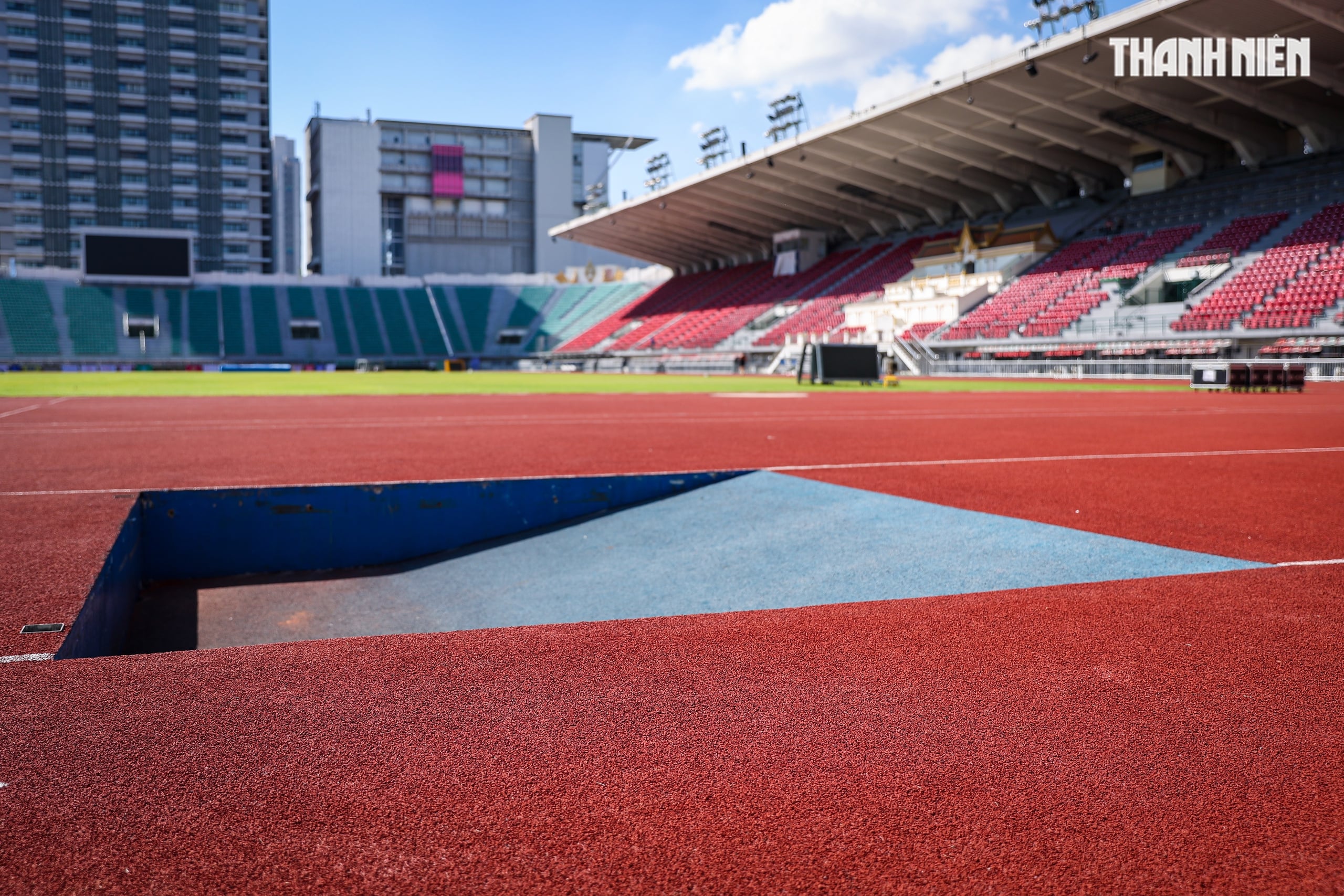 Κοντινό πλάνο του σημείου που αγωνίζονται οι «υιοί του θεού του ανέμου»: Το στάδιο Supachalasai, το επίκεντρο του αθλητισμού, είναι έτοιμο! - Φωτογραφία 2.