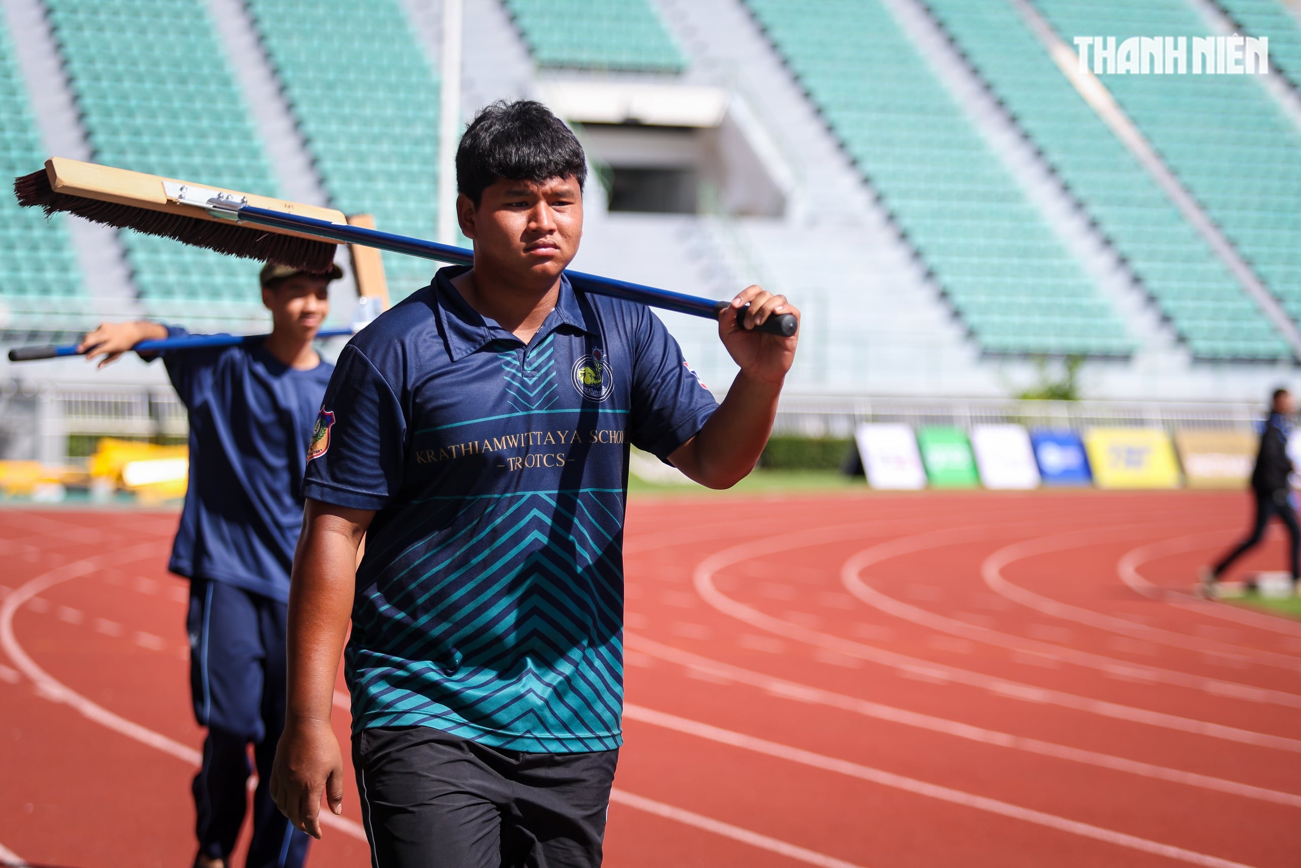 Κοντινό πλάνο του σημείου που αγωνίζονται οι «υιοί του θεού του ανέμου»: Το στάδιο Supachalasai, το επίκεντρο του αθλητισμού, είναι έτοιμο! - Φωτογραφία 6.