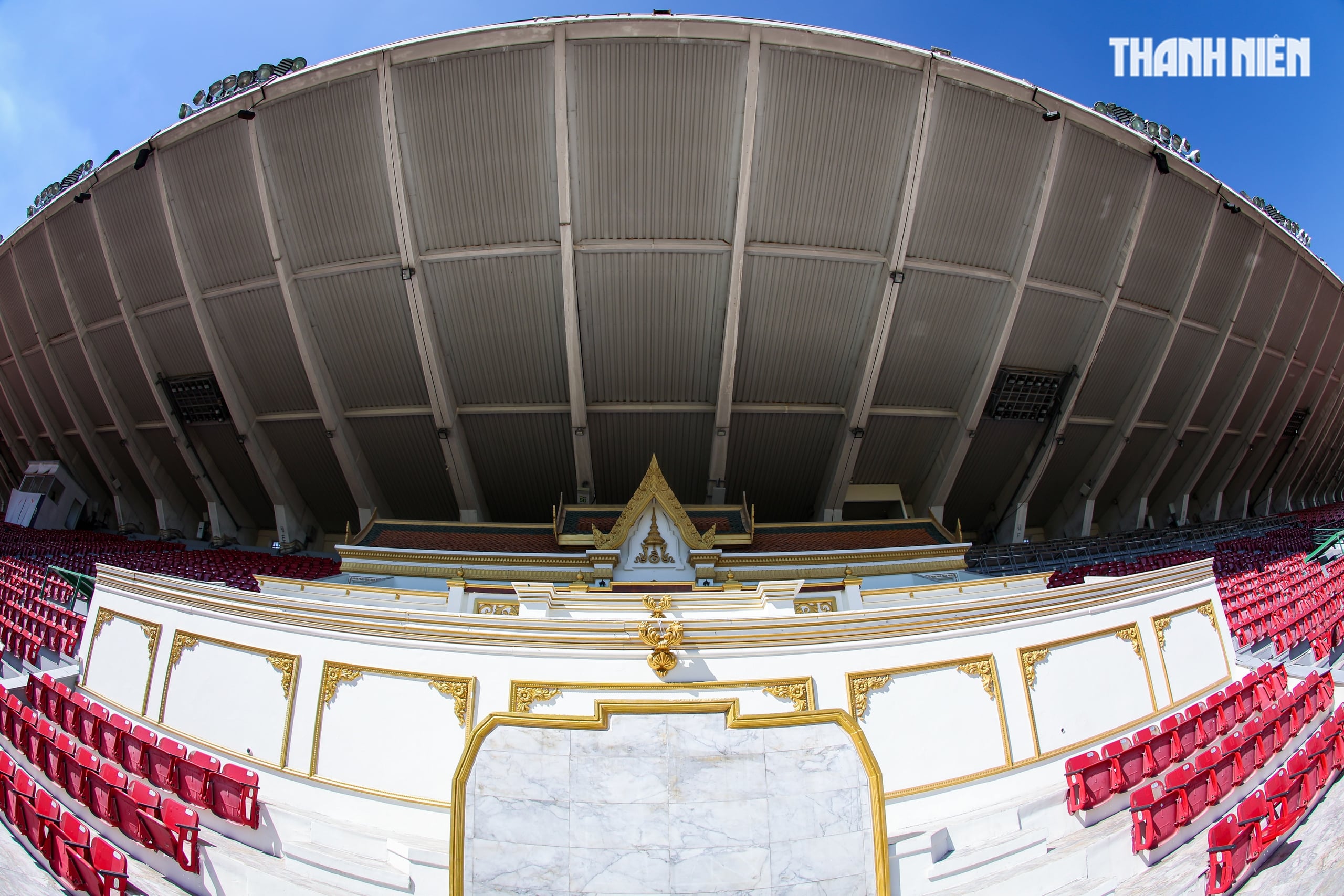 Κοντινό πλάνο του σημείου που αγωνίζονται οι «υιοί του θεού του ανέμου»: Το στάδιο Supachalasai, το επίκεντρο του αθλητισμού, είναι έτοιμο! - Φωτογραφία 10.