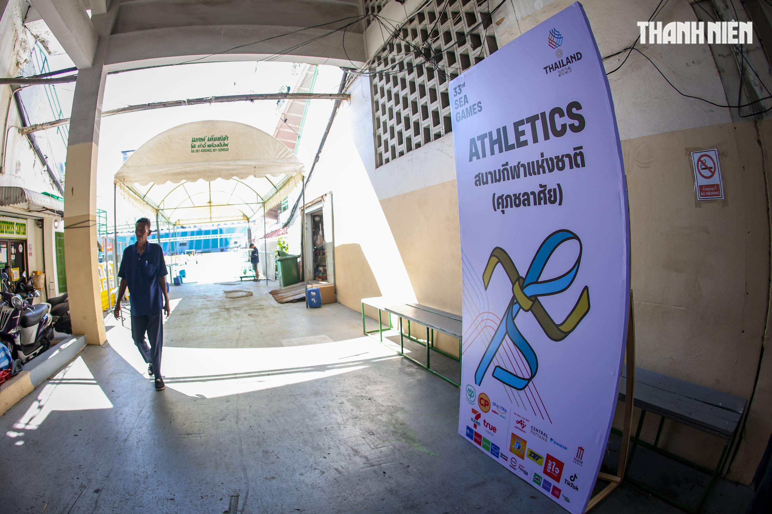 Κοντινό πλάνο του σημείου που αγωνίζονται οι «υιοί του θεού του ανέμου»: Το στάδιο Supachalasai, το επίκεντρο του αθλητισμού, είναι έτοιμο! - Φωτογραφία 11.