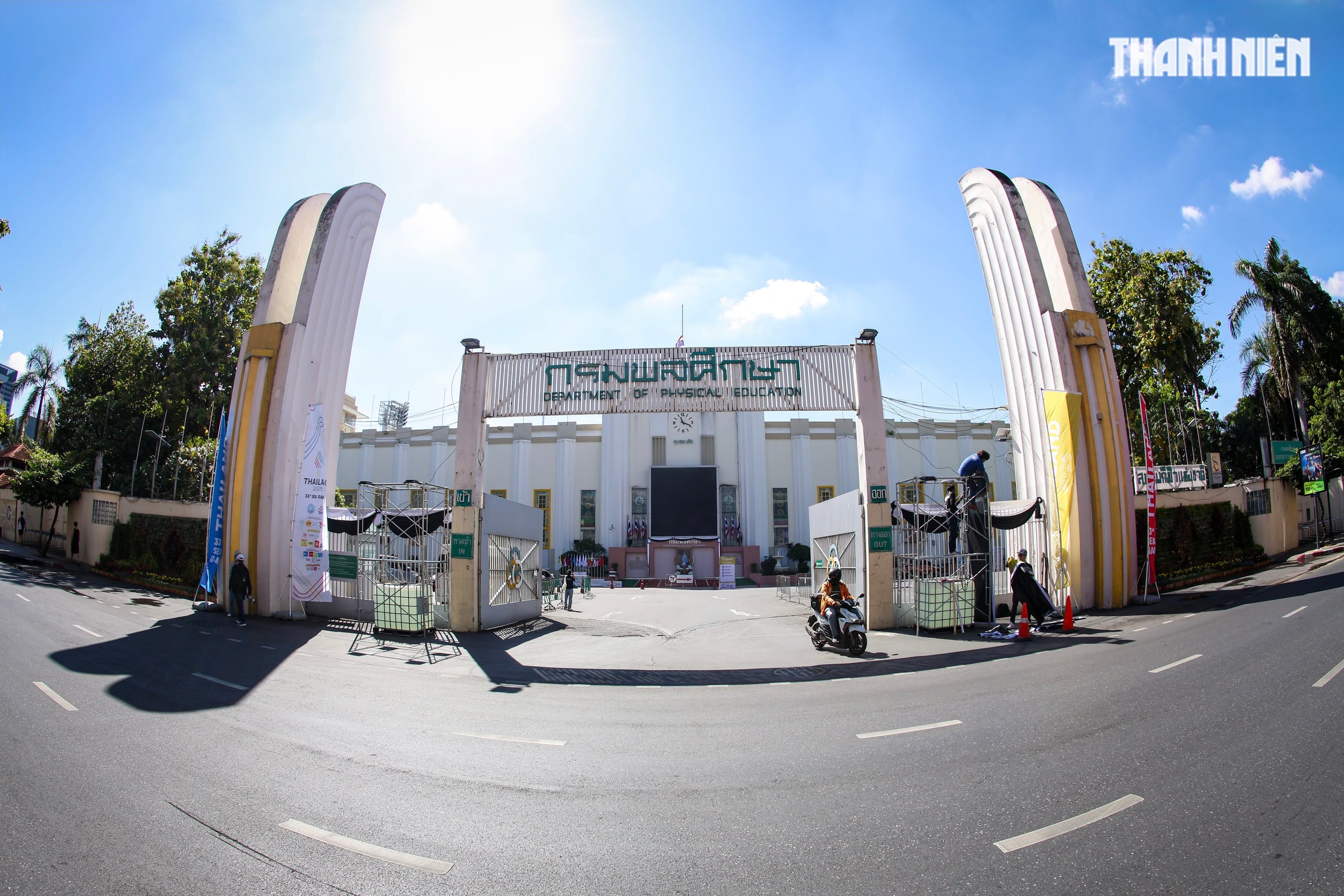 Κοντινό πλάνο του σημείου που αγωνίζονται οι «υιοί του θεού του ανέμου»: Το στάδιο Supachalasai, το επίκεντρο του αθλητισμού, είναι έτοιμο! - Φωτογραφία 12.